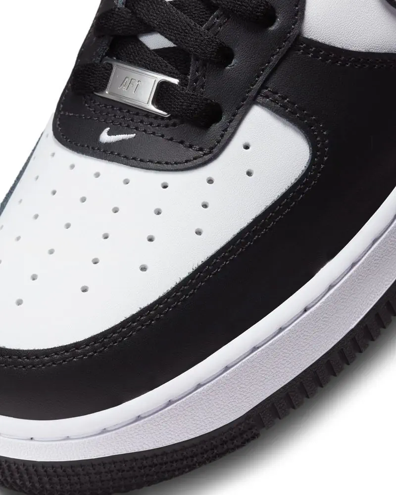 Chaussures Nike Air Force 1 '07 Noir & Blanc pour homme