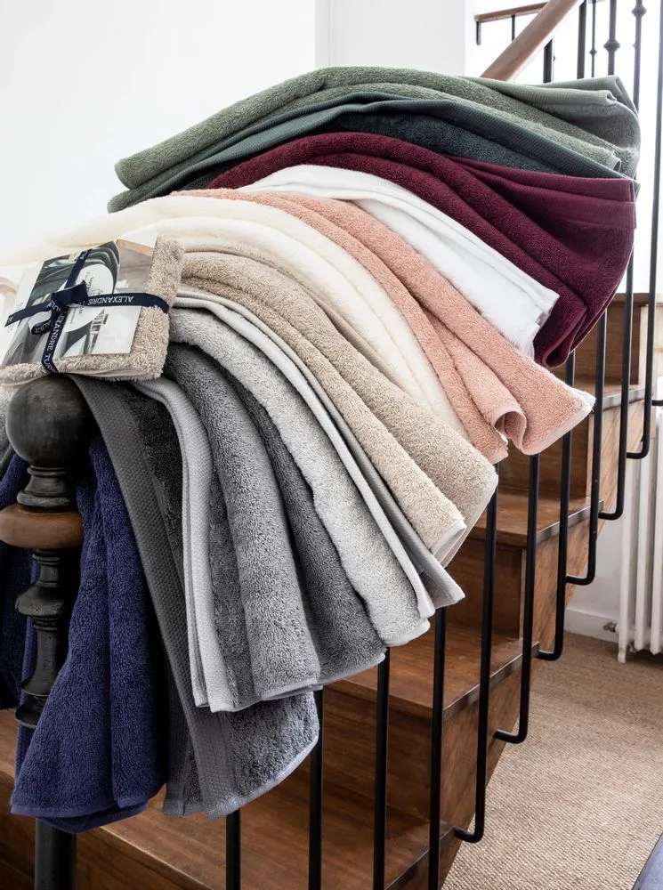 Essential meringue - towel and washcloth