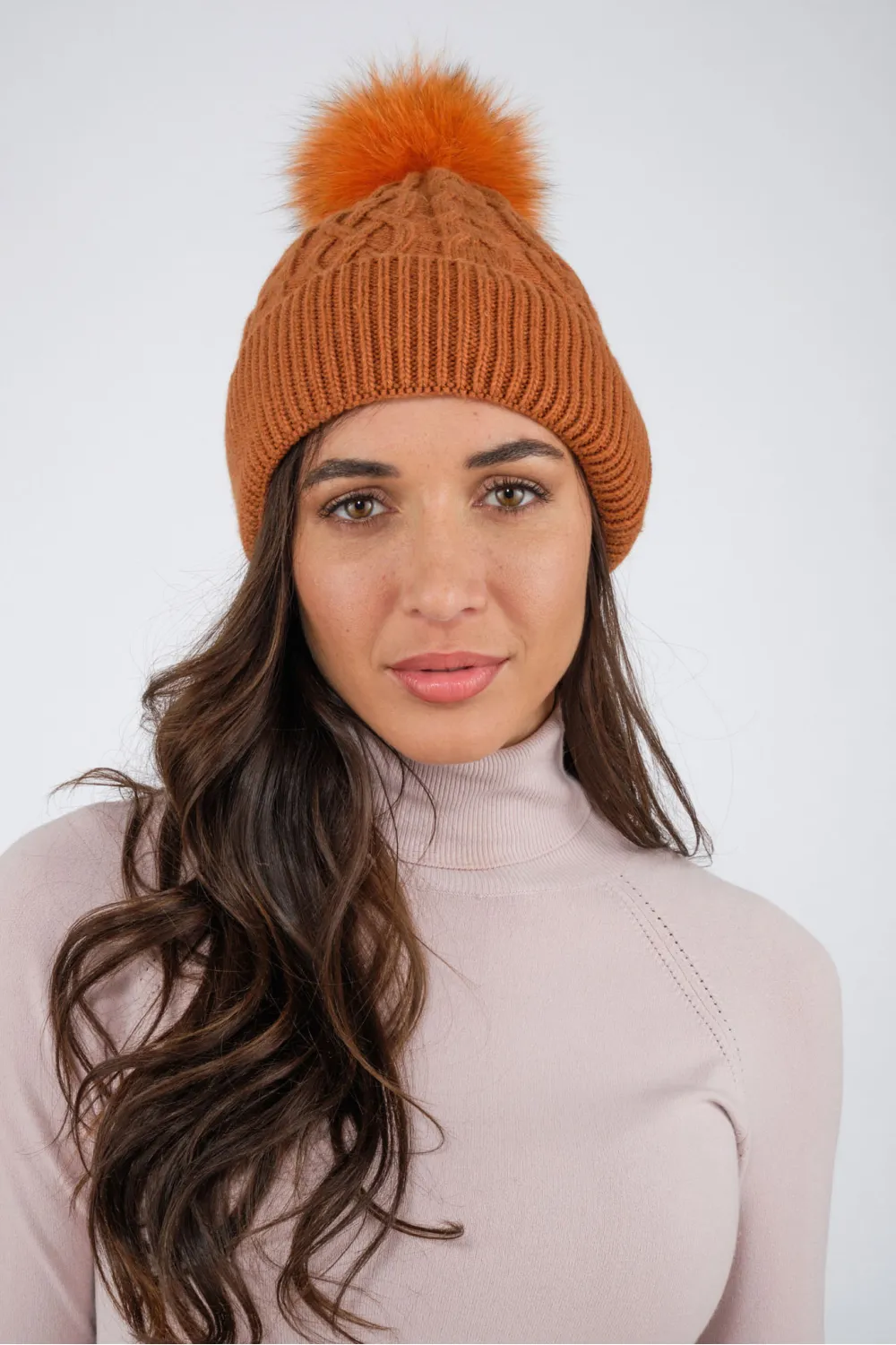 Helma Cashmere Hat with Fur Pom Pom - FOX Camel | Cesare Nori