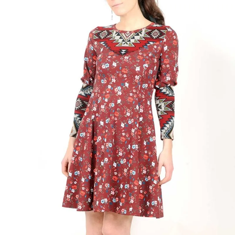 Robe stretch rouge bordeaux fleurie, manches gigot